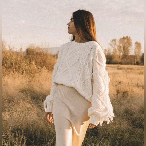 Revolve Line & Dot White Chunky Cable Knit Sweater Fringe Round Neck Sz XS or S - Picture 9 of 9